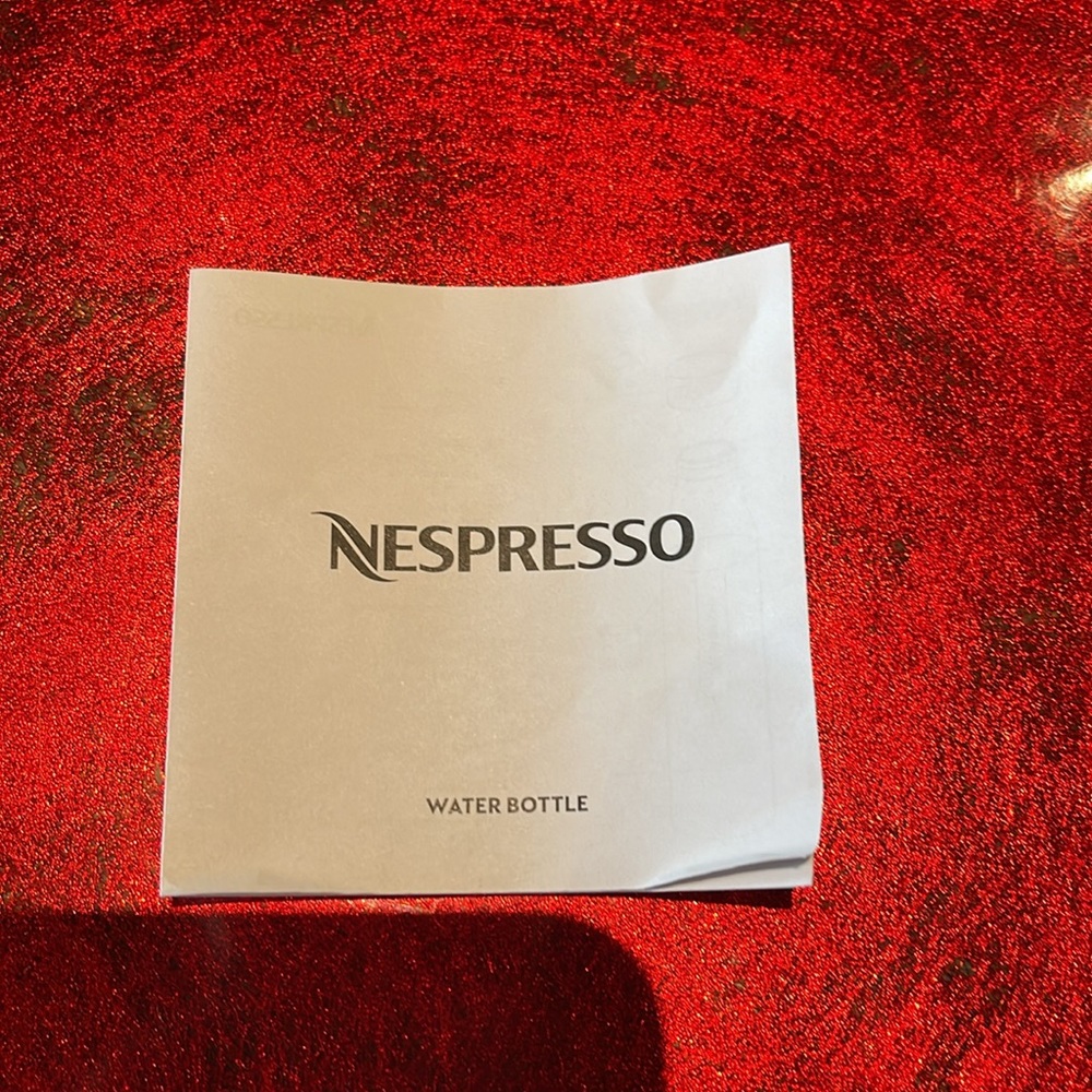 Nespresso glass water bottle with silicone sleeve - Picture 6 of 8